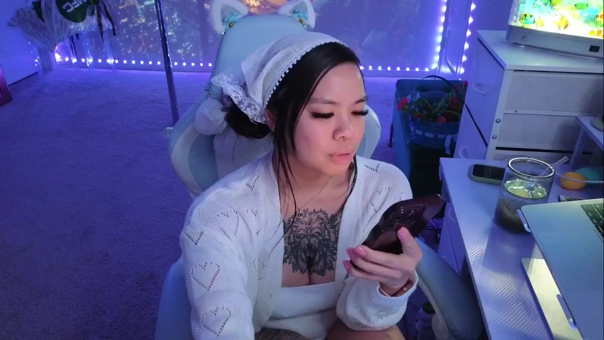 Gallery image thumbnail from dolllface's myfreecams stream on, 04/11/2026, 11:01 image 16 of 20