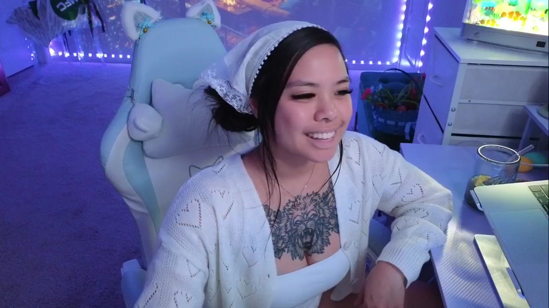 Gallery image thumbnail from dolllface's myfreecams stream on, 04/11/2026, 11:47 image 3 of 20