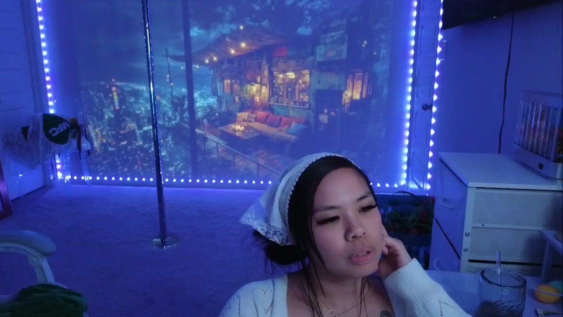 Gallery image thumbnail from dolllface's myfreecams stream on, 04/11/2026, 11:47 image 9 of 20