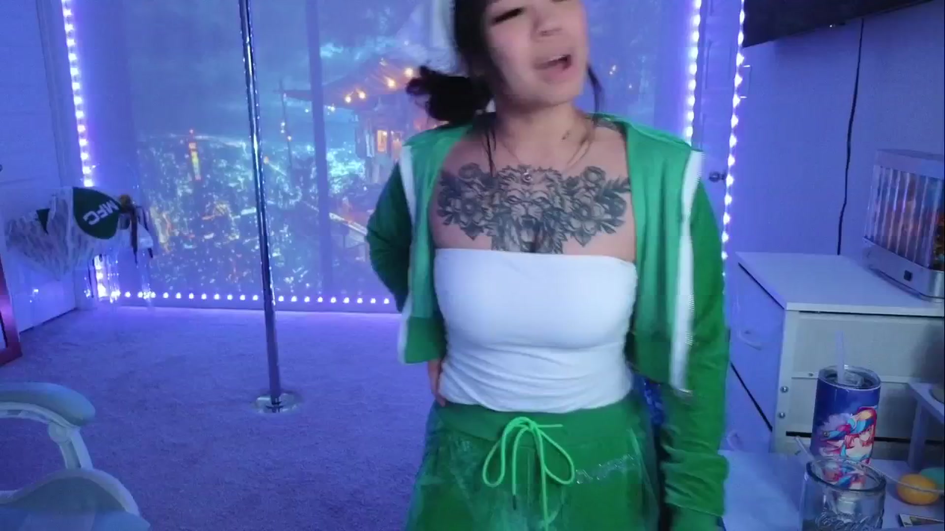 Gallery image thumbnail from dolllface's myfreecams stream on, 04/11/2026, 11:47 image 13 of 20