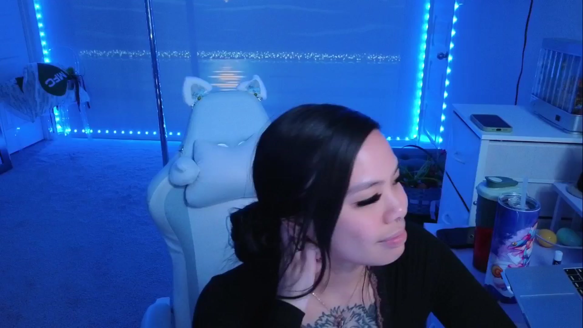 Gallery image thumbnail from dolllface's myfreecams stream on, 04/12/2026, 11:48 image 20 of 20