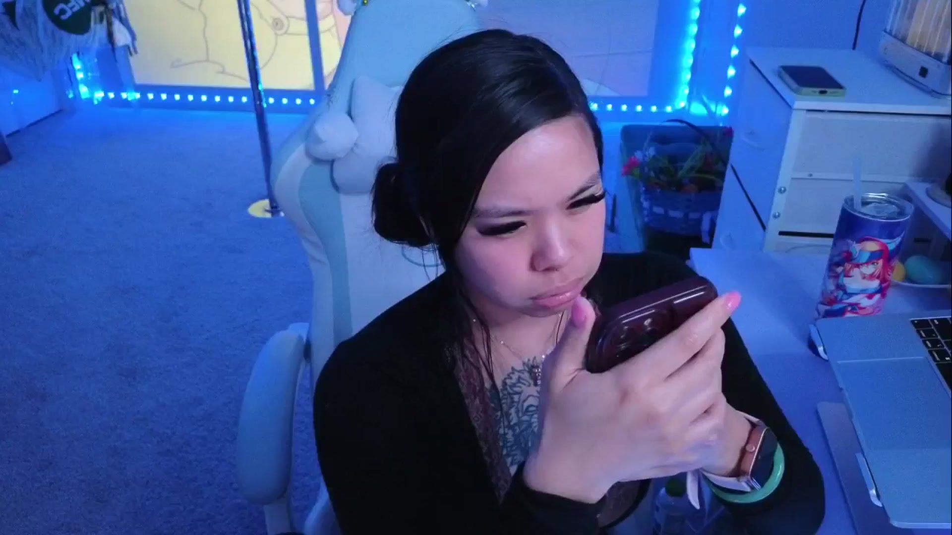 Gallery image thumbnail from dolllface's myfreecams stream on, 04/12/2026, 11:48 image 7 of 20