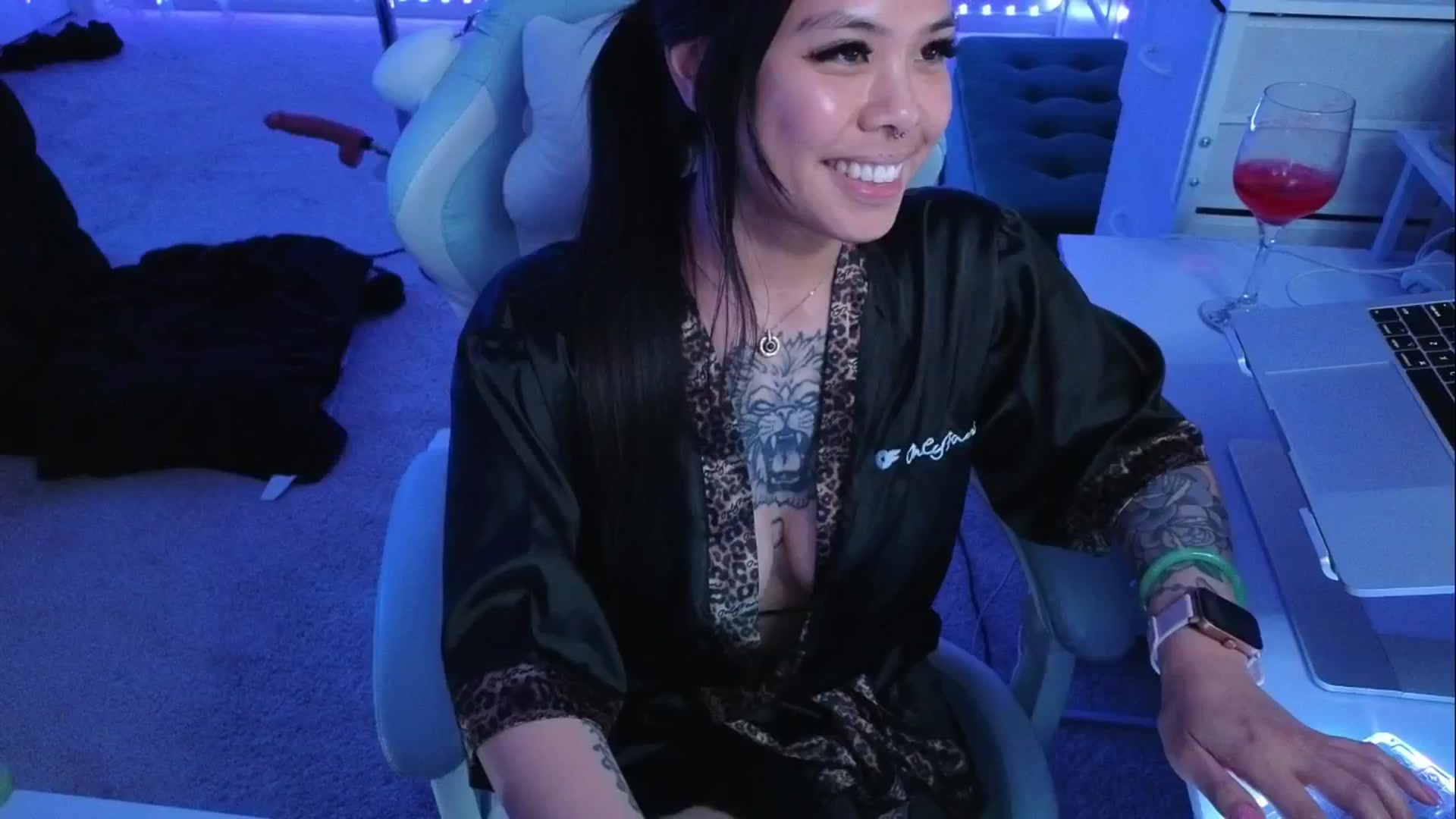 Gallery image thumbnail from dolllface's myfreecams stream on, 04/25/2026, 06:24 image 2 of 20