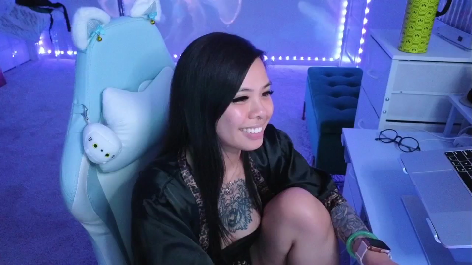 Gallery image thumbnail from dolllface's myfreecams stream on, 04/26/2026, 09:25 image 20 of 20