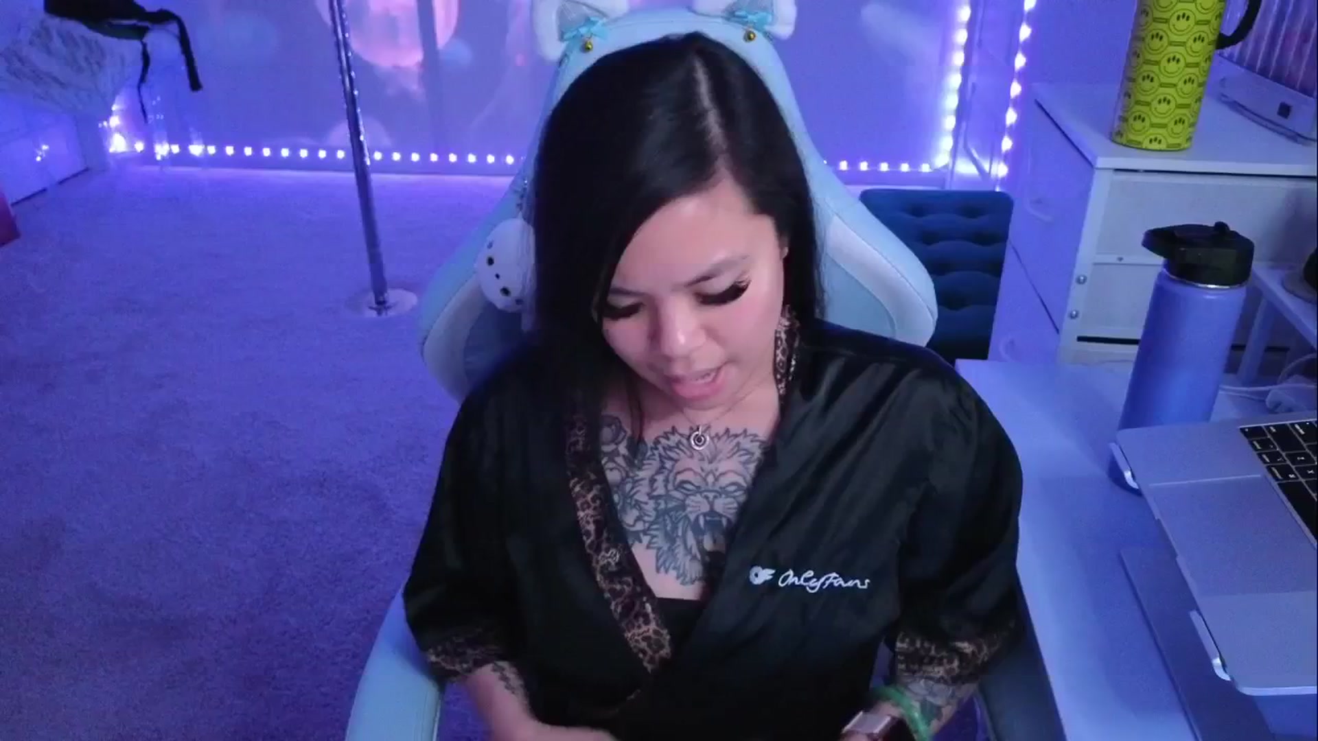 Gallery image thumbnail from dolllface's myfreecams stream on, 04/26/2026, 09:25 image 2 of 20