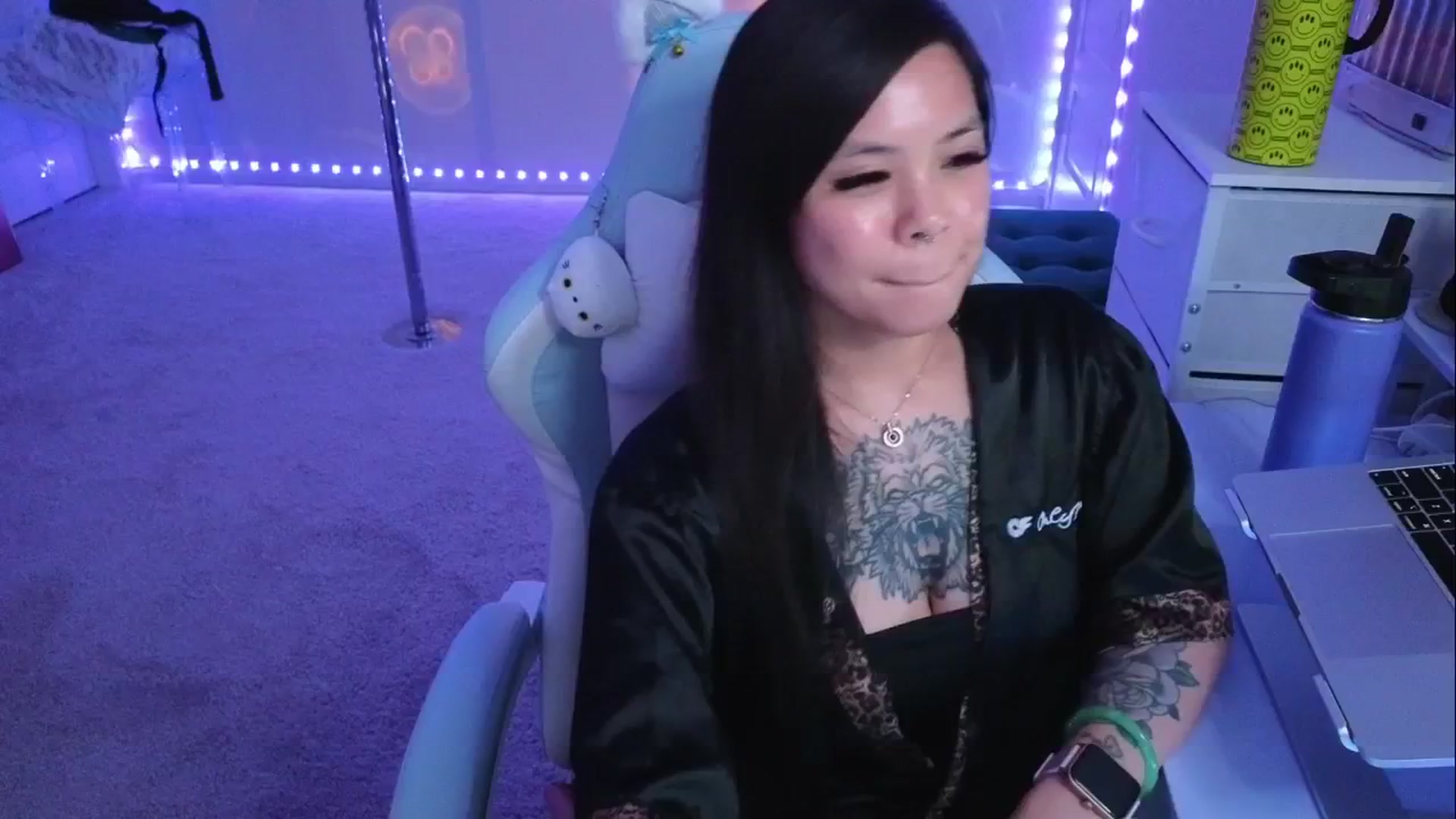 Gallery image thumbnail from dolllface's myfreecams stream on, 04/26/2026, 09:25 image 3 of 20