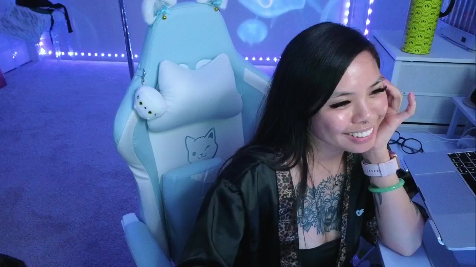 Gallery image thumbnail from dolllface's myfreecams stream on, 04/26/2026, 09:25 image 9 of 20
