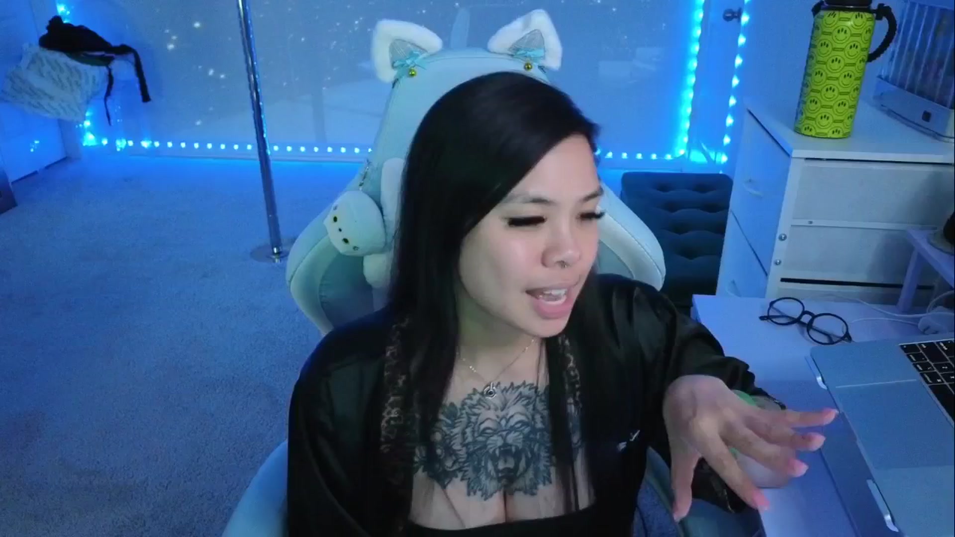 Gallery image thumbnail from dolllface's myfreecams stream on, 04/26/2026, 13:11 image 16 of 20