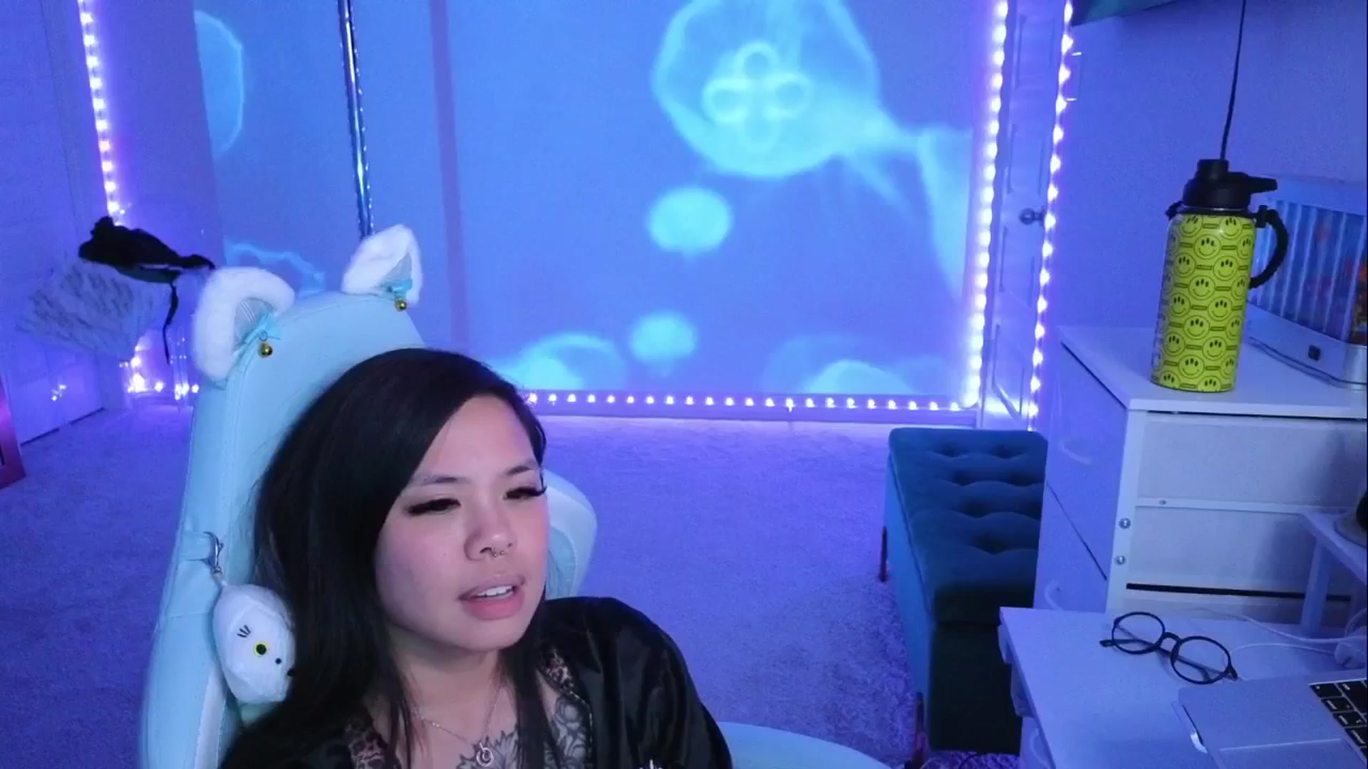 Gallery image thumbnail from dolllface's myfreecams stream on, 04/26/2026, 13:11 image 6 of 20