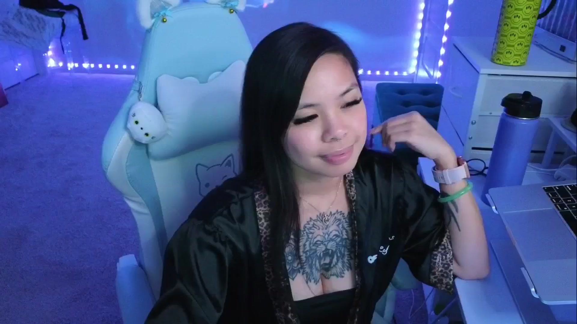 Gallery image thumbnail from dolllface's myfreecams stream on, 04/26/2026, 13:11 image 1 of 20