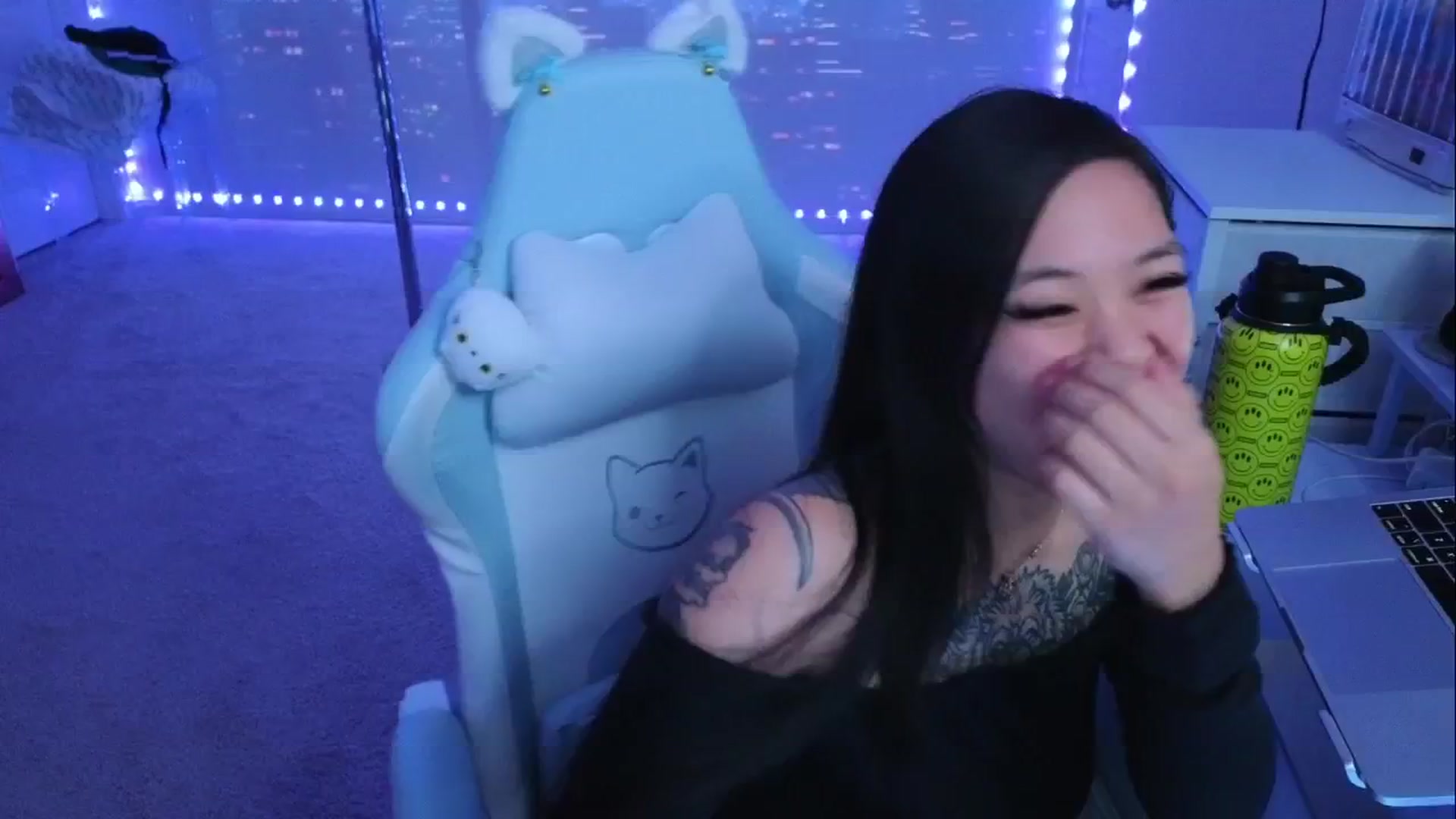 Gallery image thumbnail from dolllface's myfreecams stream on, 04/27/2026, 08:35 image 11 of 20