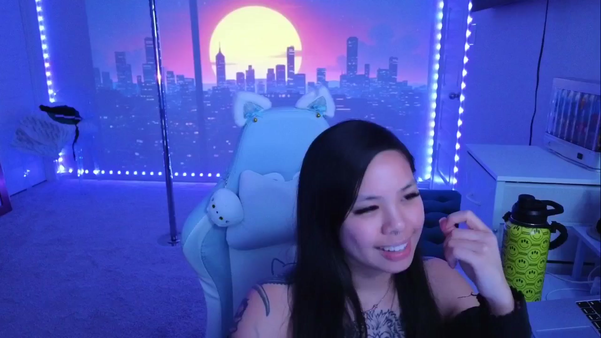 Gallery image thumbnail from dolllface's myfreecams stream on, 04/27/2026, 08:35 image 13 of 20