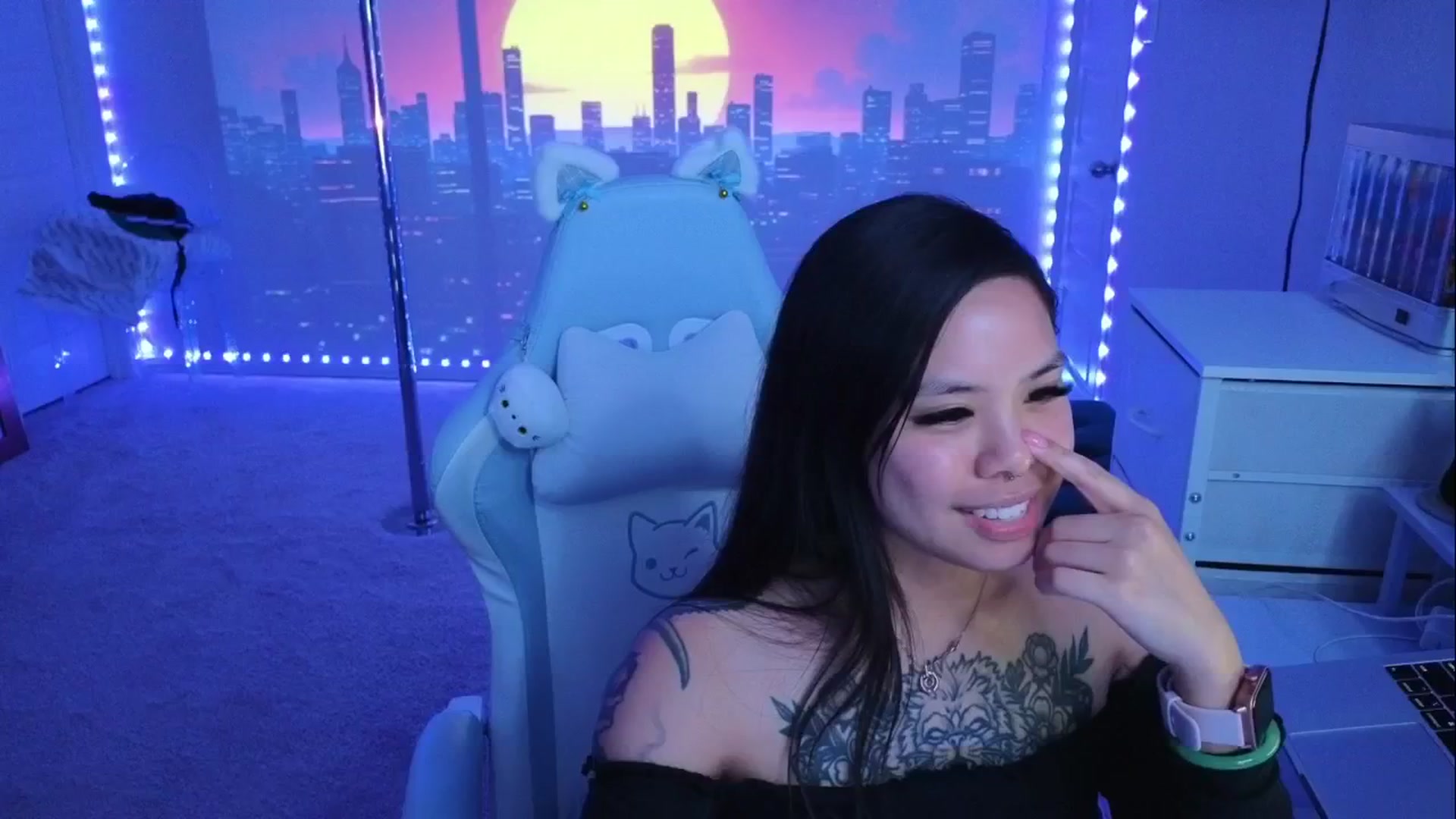Gallery image thumbnail from dolllface's myfreecams stream on, 04/27/2026, 08:35 image 5 of 20
