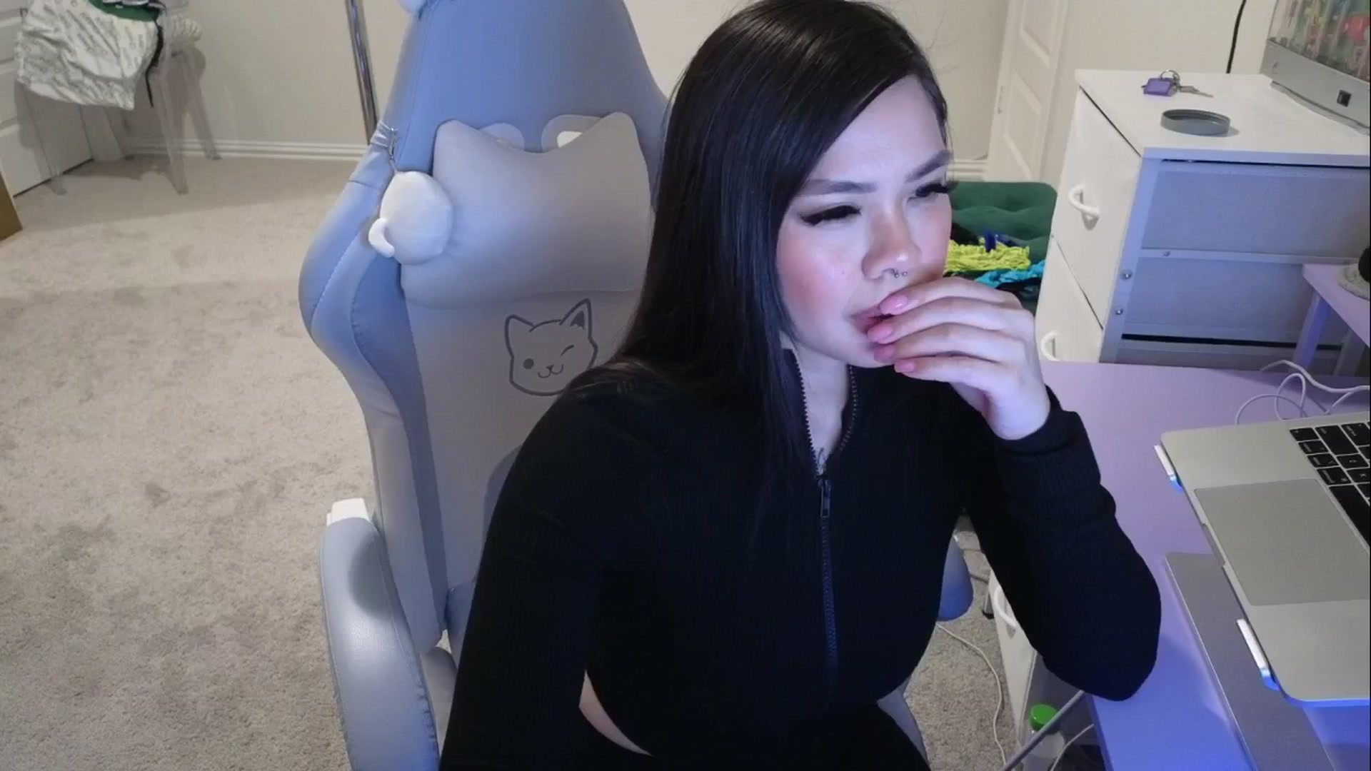 Gallery image thumbnail from dolllface's myfreecams stream on, 04/30/2026, 10:57 image 8 of 20