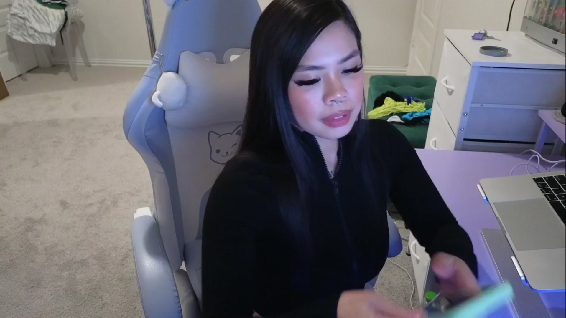 Gallery image thumbnail from dolllface's myfreecams stream on, 04/30/2026, 10:57 image 3 of 20