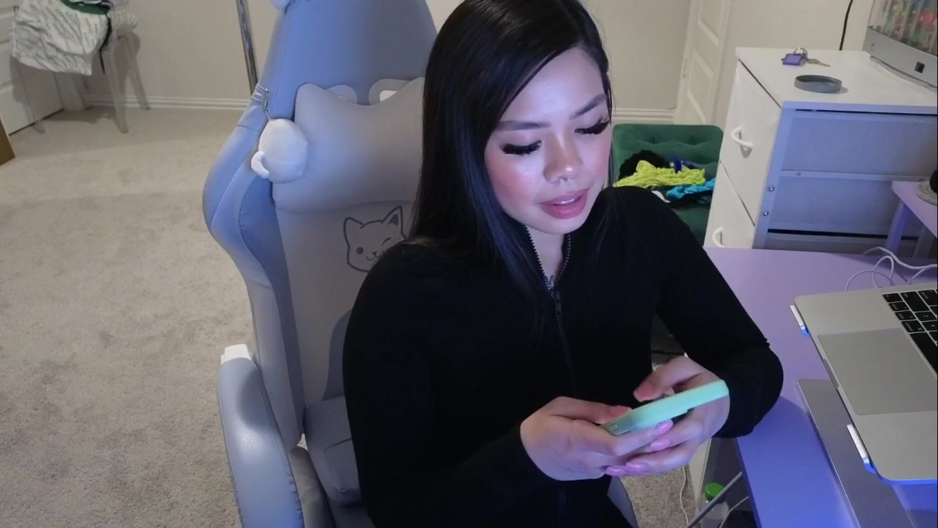 Gallery image thumbnail from dolllface's myfreecams stream on, 04/30/2026, 10:57 image 14 of 20