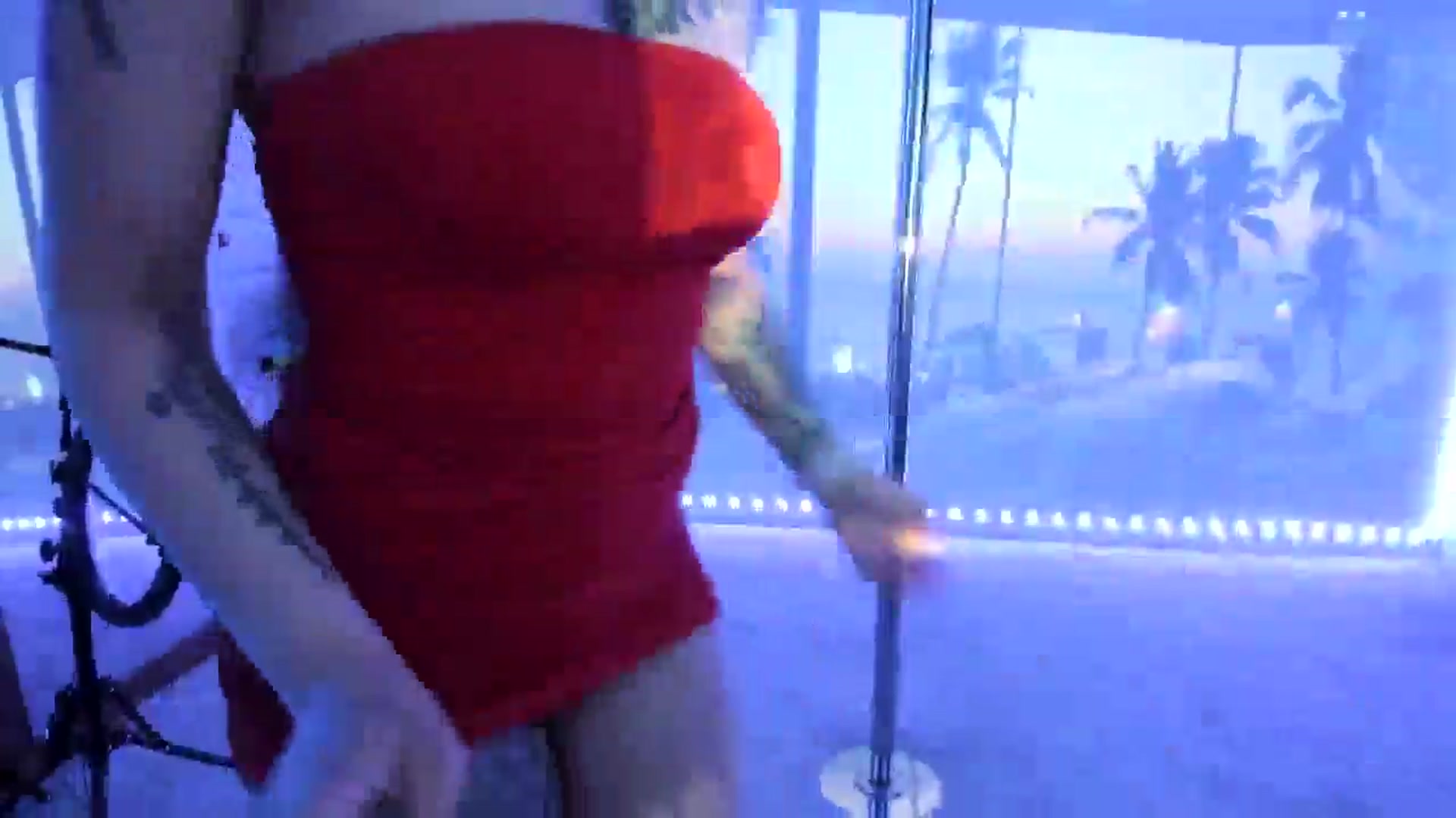 Gallery image thumbnail from dolllface's myfreecams stream on, 05/01/2026, 11:53 image 18 of 20