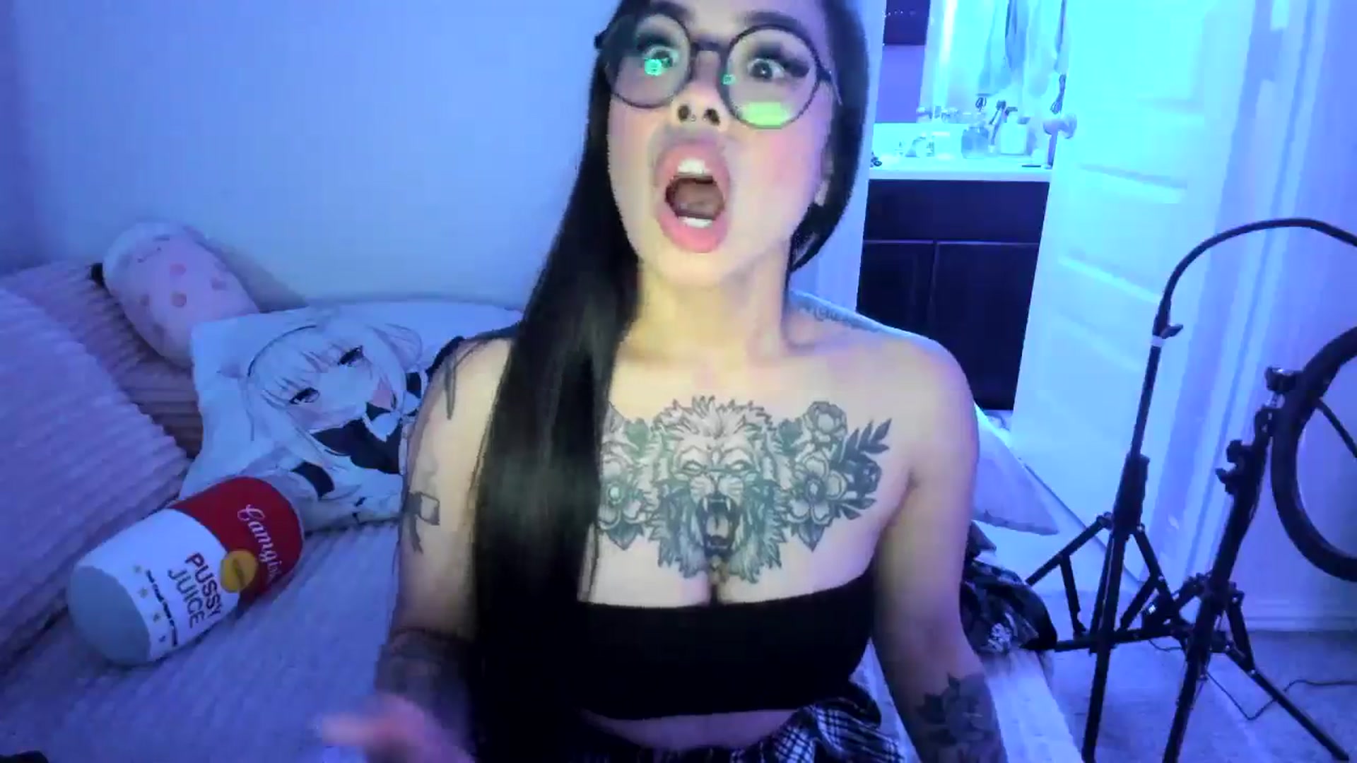 Gallery image thumbnail from dolllface's myfreecams stream on, 05/02/2026, 12:11 image 11 of 20