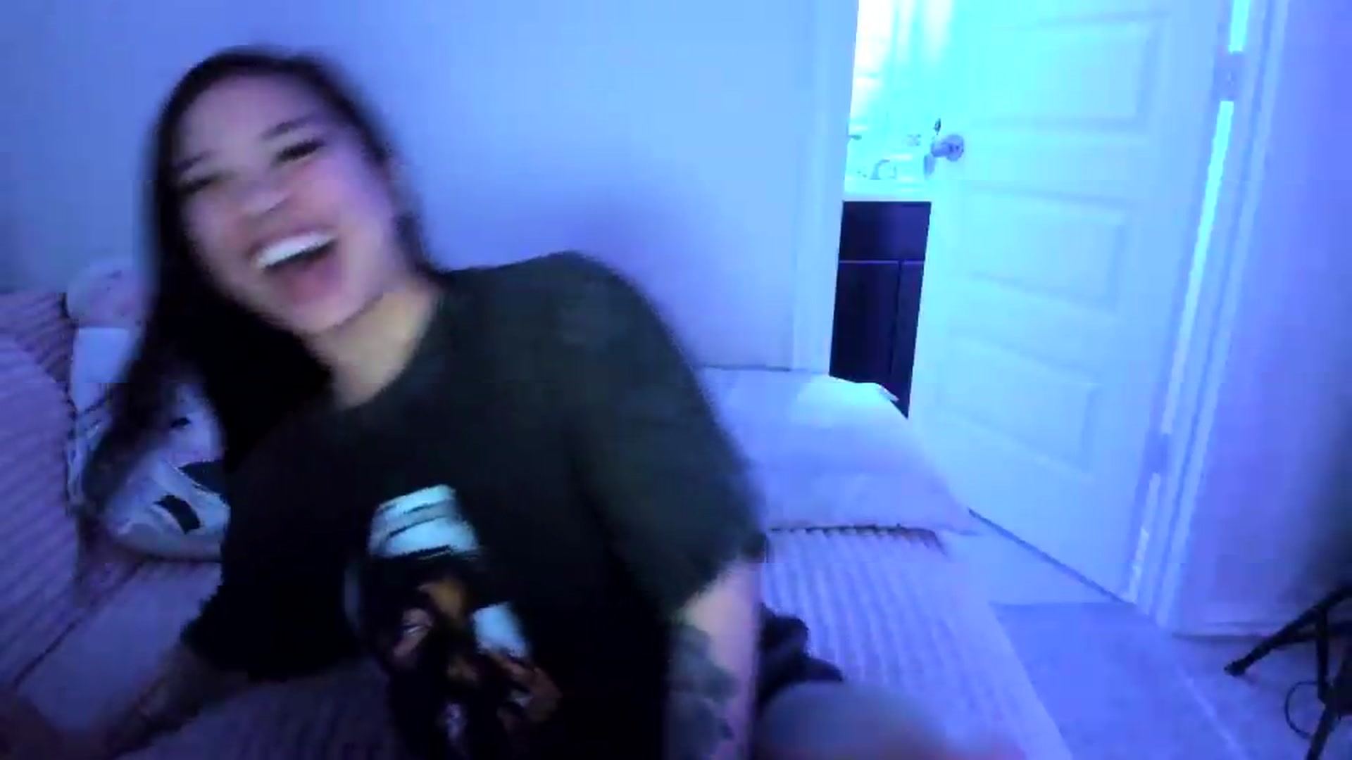 Gallery image thumbnail from dolllface's myfreecams stream on, 05/03/2026, 10:02 image 10 of 20