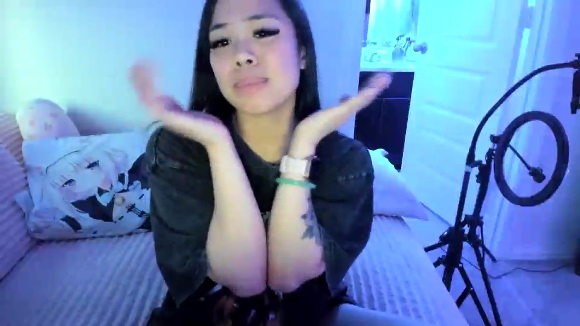 Gallery image thumbnail from dolllface's myfreecams stream on, 05/03/2026, 11:35 image 20 of 20