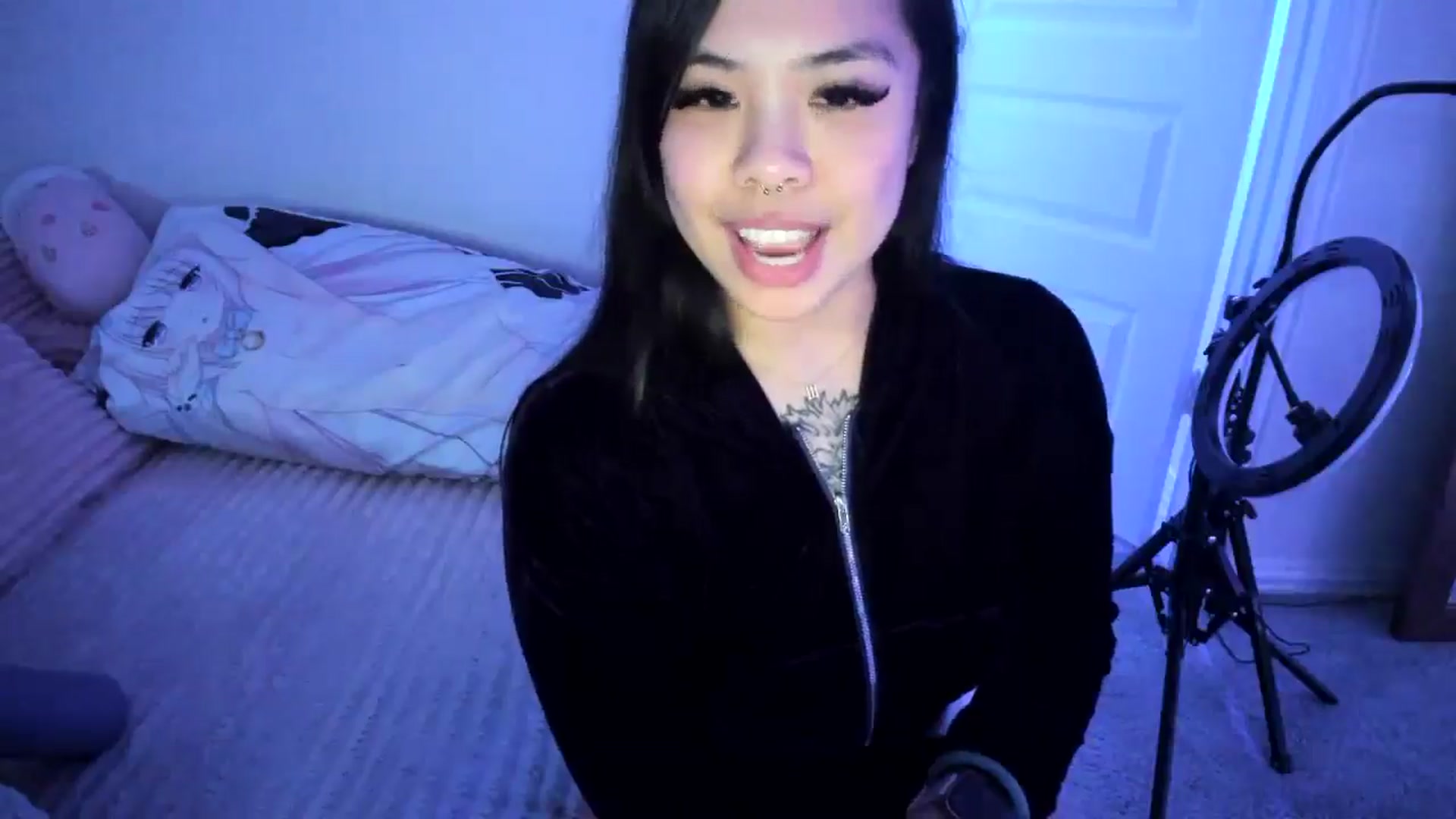 Gallery image thumbnail from dolllface's myfreecams stream on, 05/05/2026, 09:49 image 9 of 20