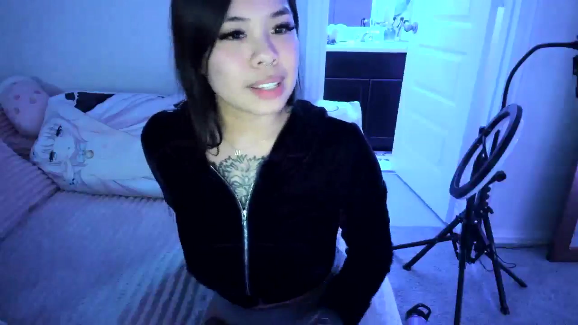 Gallery image thumbnail from dolllface's myfreecams stream on, 05/05/2026, 09:49 image 2 of 20