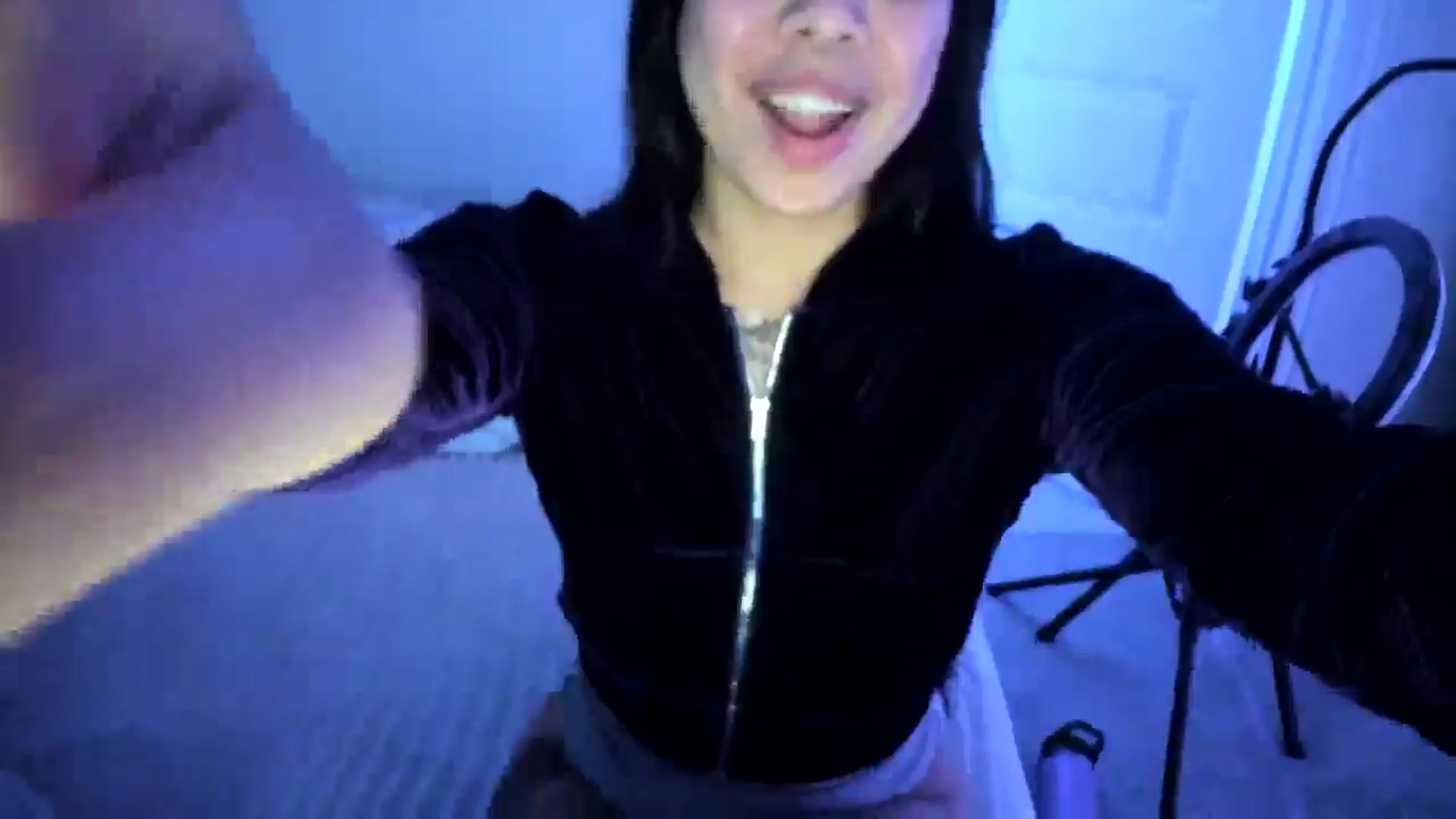 Gallery image thumbnail from dolllface's myfreecams stream on, 05/05/2026, 09:49 image 6 of 20