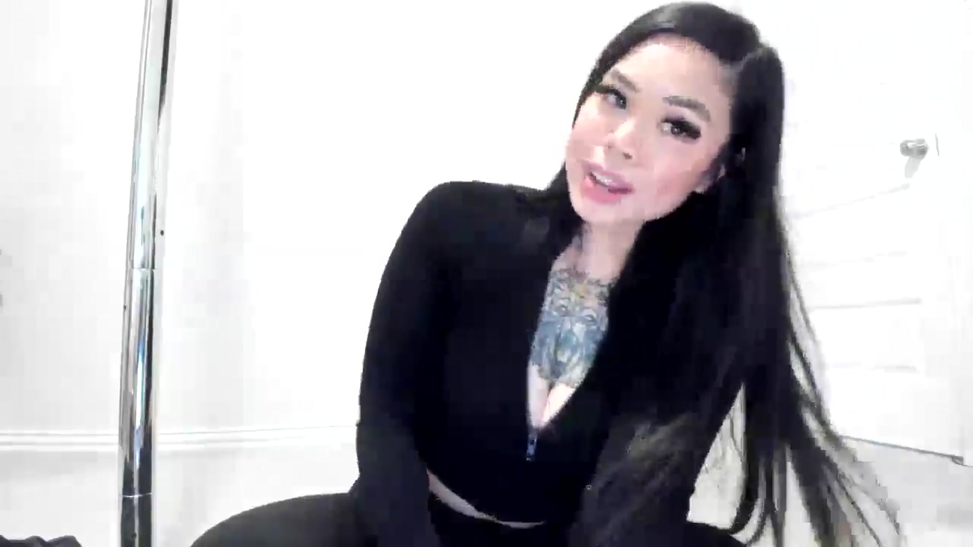 Gallery image thumbnail from dolllface's myfreecams stream on, 05/10/2026, 12:20 image 14 of 20