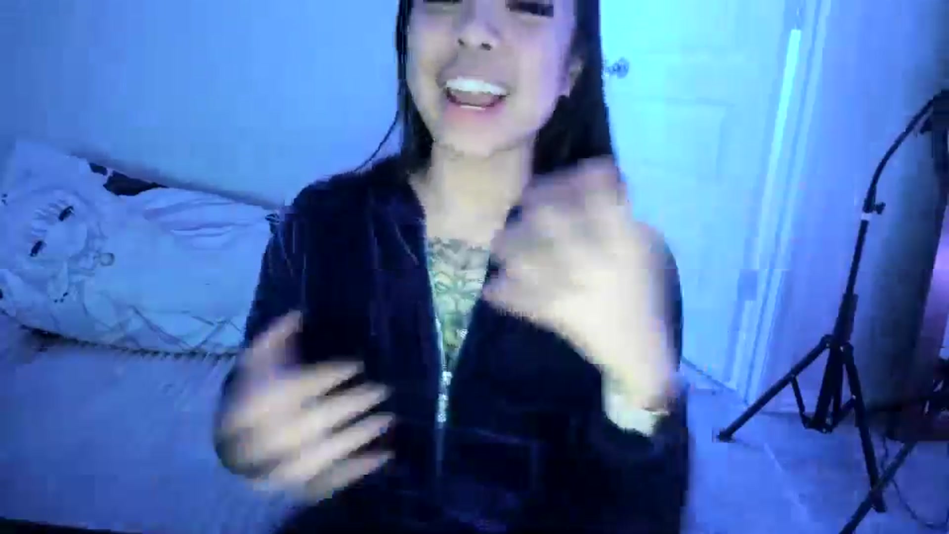 Gallery image thumbnail from dolllface's myfreecams stream on, 05/11/2026, 11:24 image 16 of 20