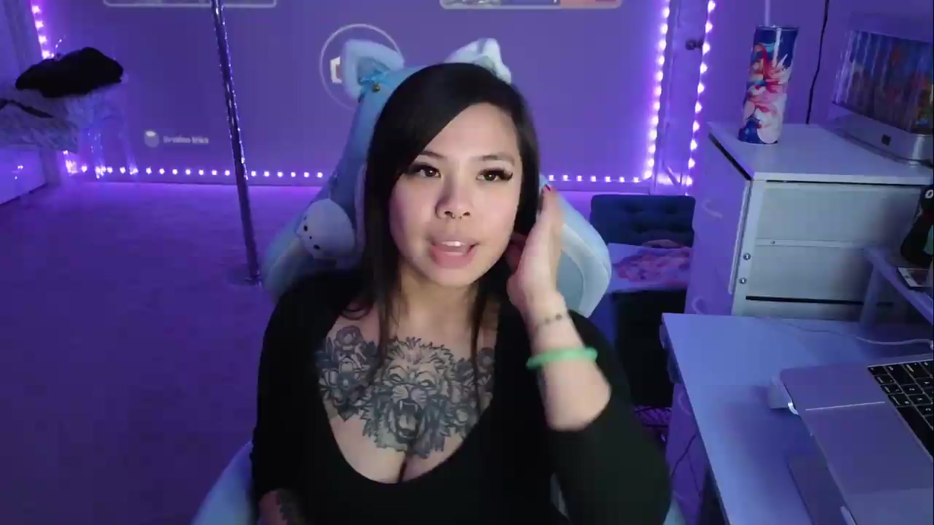 Gallery image thumbnail from dolllface's myfreecams stream on, 05/12/2026, 08:56 image 17 of 20