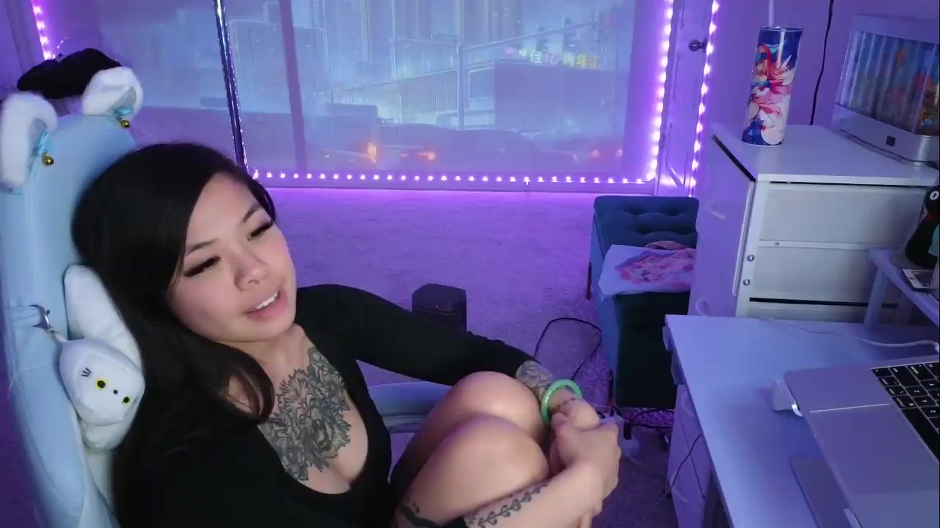 Gallery image thumbnail from dolllface's myfreecams stream on, 05/12/2026, 08:56 image 19 of 20