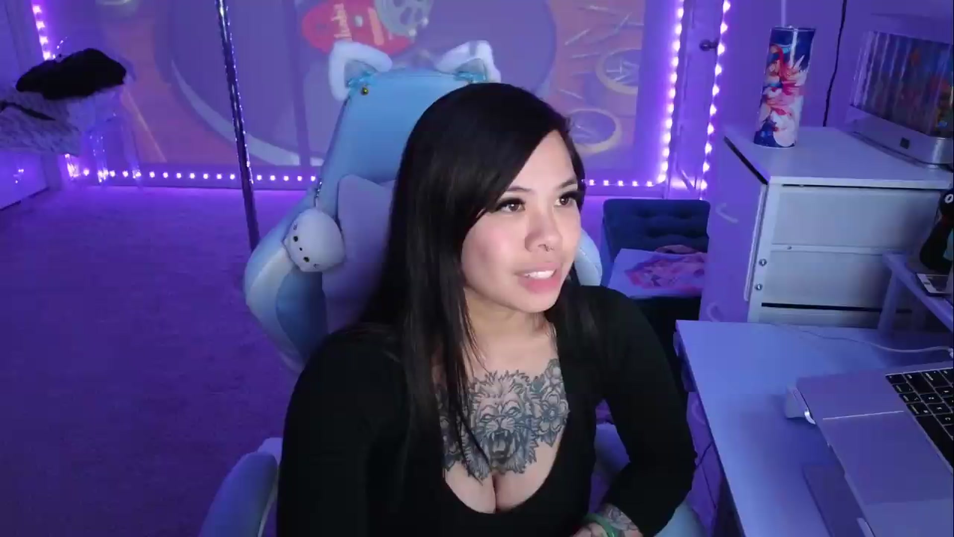 Gallery image thumbnail from dolllface's myfreecams stream on, 05/12/2026, 08:56 image 16 of 20