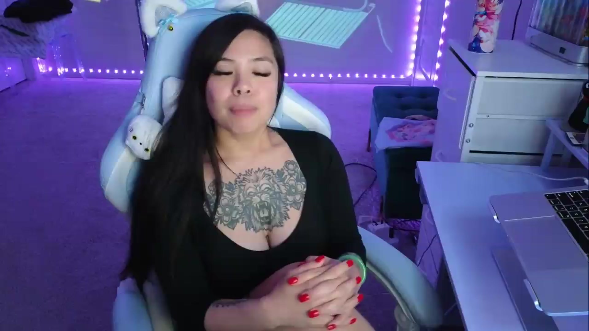 Gallery image thumbnail from dolllface's myfreecams stream on, 05/12/2026, 08:56 image 5 of 20