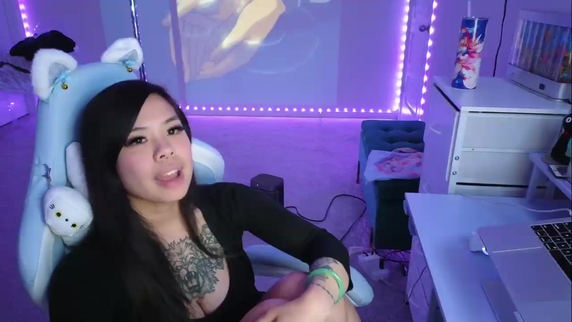 Gallery image thumbnail from dolllface's myfreecams stream on, 05/12/2026, 08:56 image 14 of 20