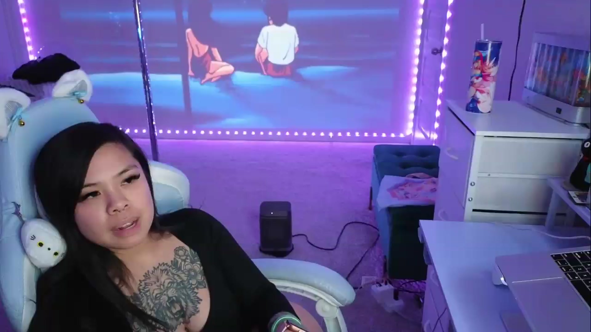 Gallery image thumbnail from dolllface's myfreecams stream on, 05/12/2026, 11:41 image 16 of 20