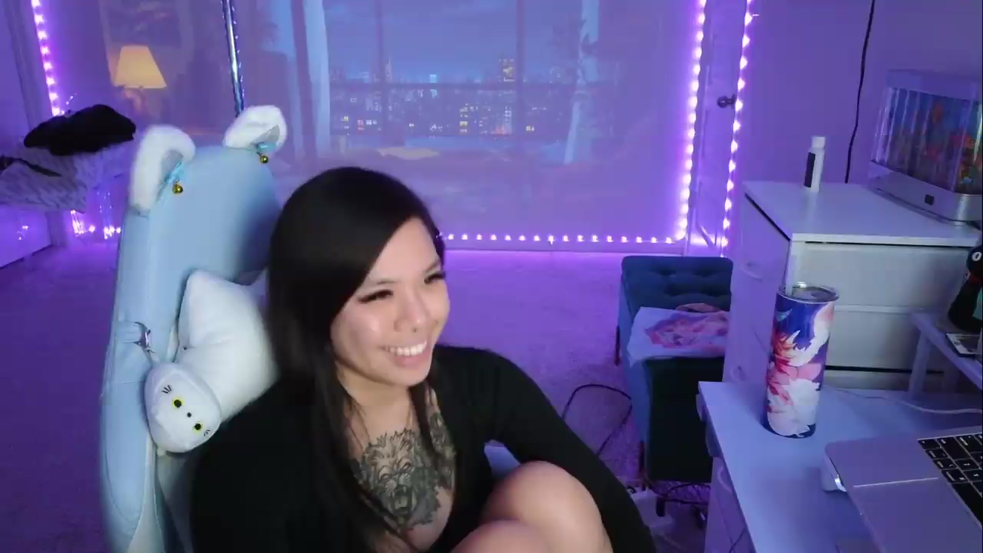 Gallery image thumbnail from dolllface's myfreecams stream on, 05/12/2026, 11:41 image 19 of 20