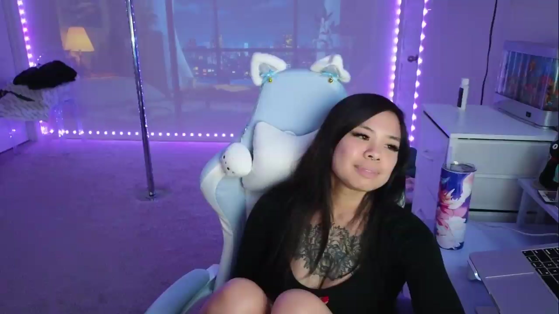 Gallery image thumbnail from dolllface's myfreecams stream on, 05/12/2026, 11:41 image 20 of 20