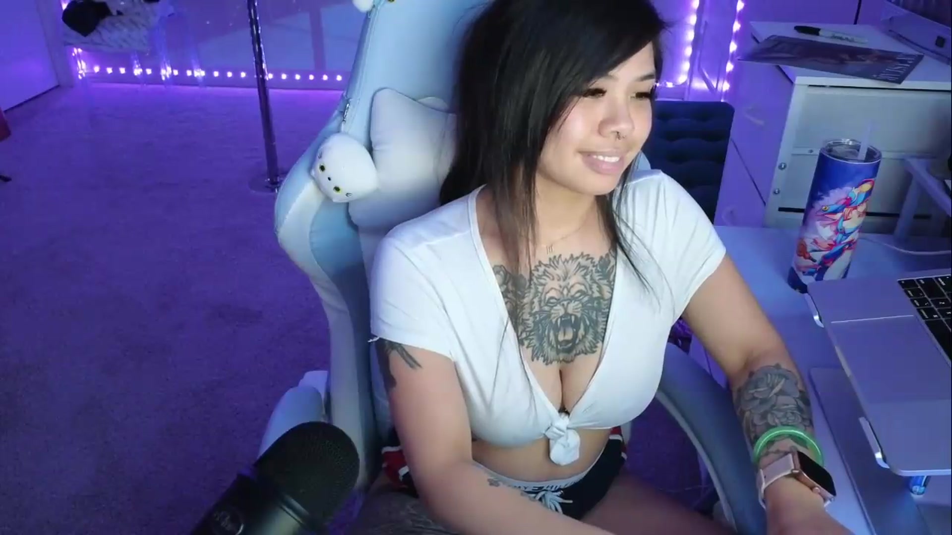 Gallery image thumbnail from dolllface's myfreecams stream on, 05/14/2026, 07:56 image 20 of 20