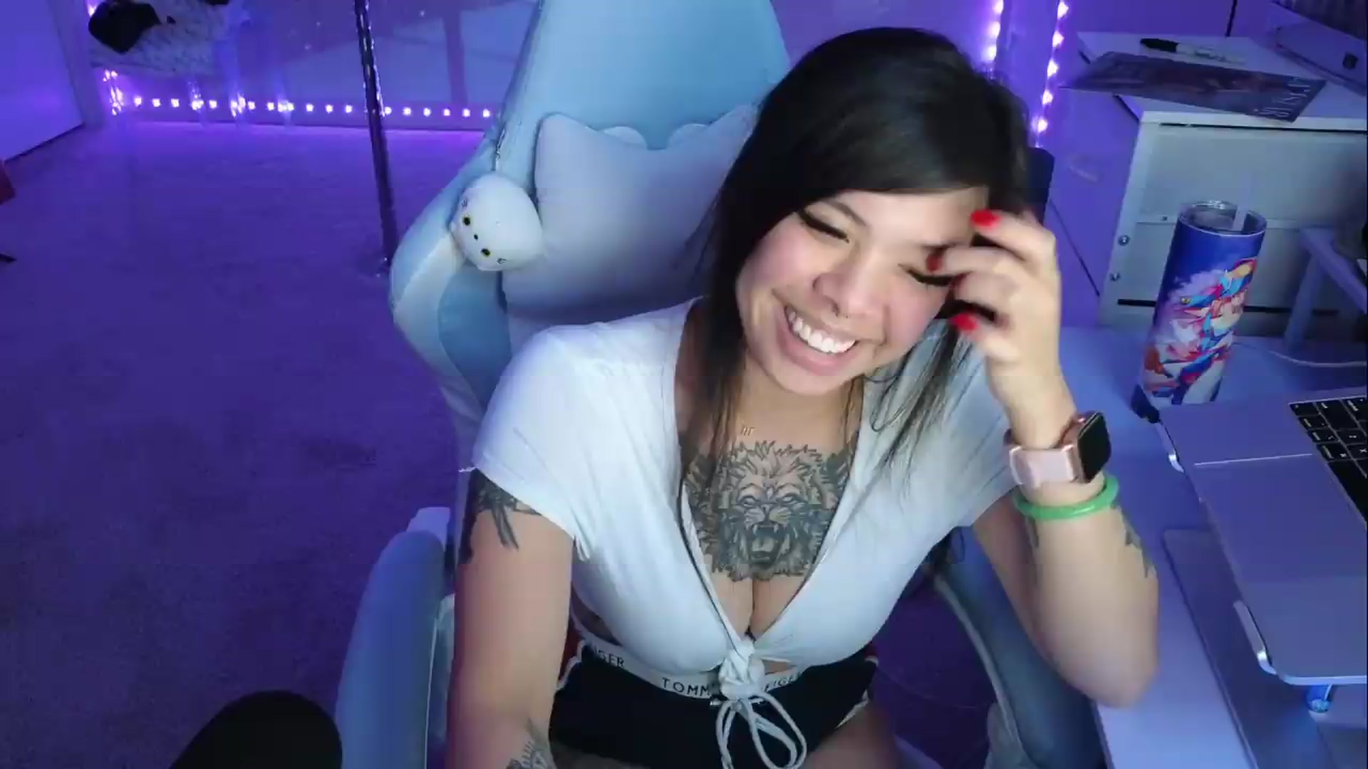 Gallery image thumbnail from dolllface's myfreecams stream on, 05/14/2026, 10:33 image 4 of 20