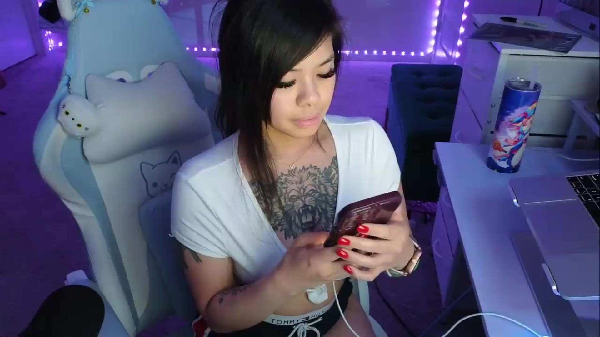 Gallery image thumbnail from dolllface's myfreecams stream on, 05/14/2026, 10:55 image 4 of 20