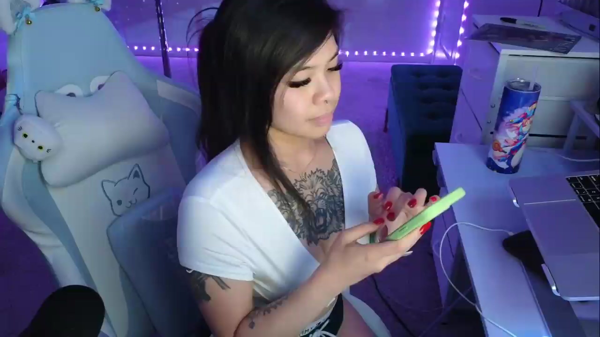 Gallery image thumbnail from dolllface's myfreecams stream on, 05/14/2026, 10:55 image 16 of 20