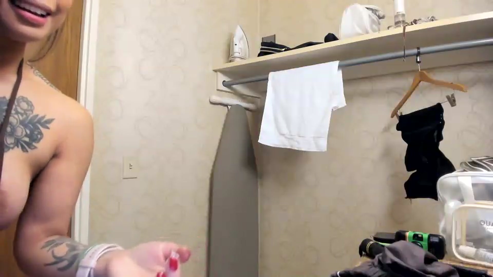 Gallery image thumbnail from dolllface's myfreecams stream on, 05/18/2026, 24:26 image 18 of 20