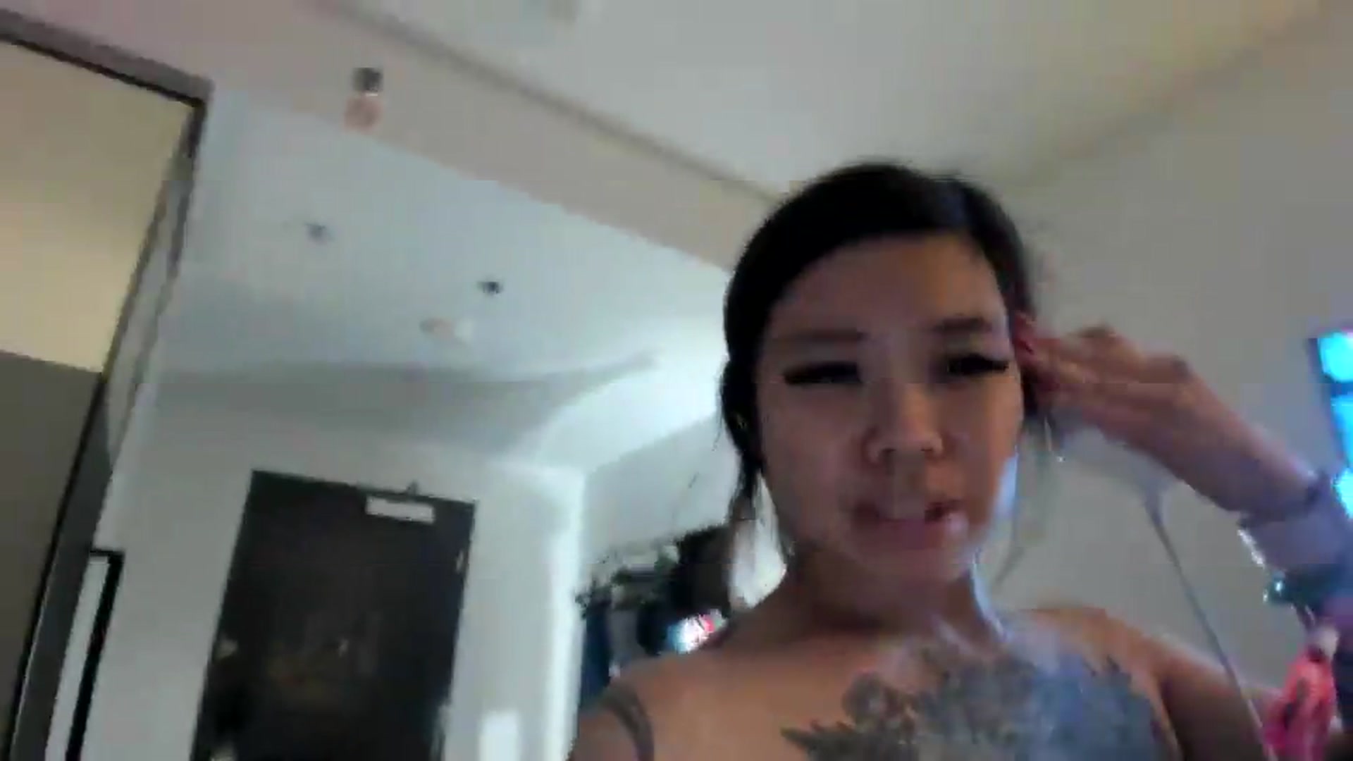 Gallery image thumbnail from dolllface's myfreecams stream on, 05/19/2026, 03:16 image 20 of 20
