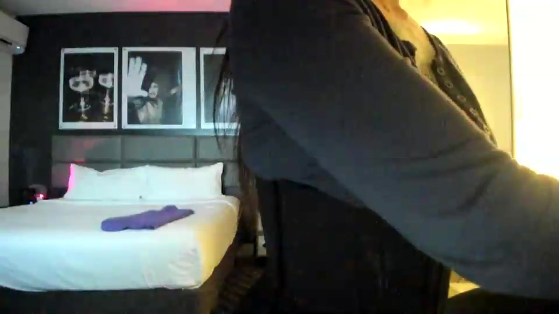 Gallery image thumbnail from dolllface's myfreecams stream on, 05/19/2026, 03:16 image 15 of 20