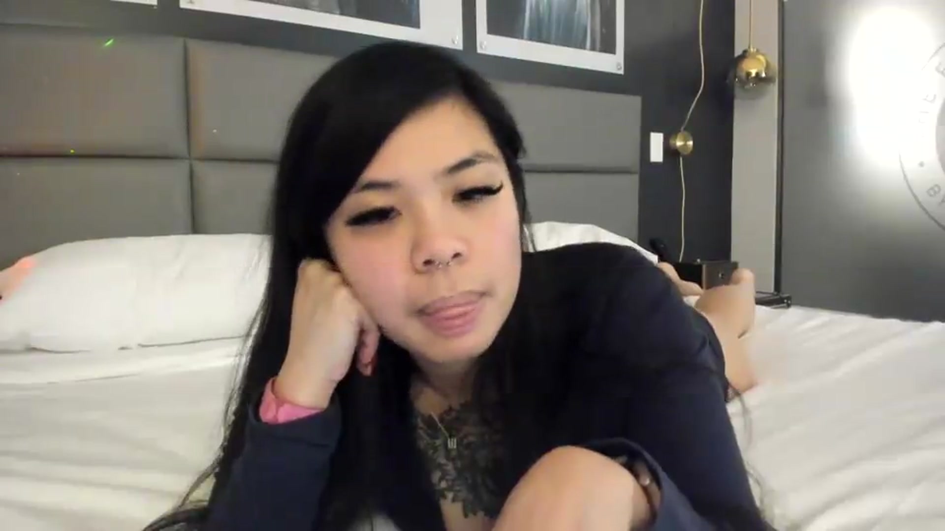 Gallery image thumbnail from dolllface's myfreecams stream on, 05/19/2026, 08:31 image 4 of 20