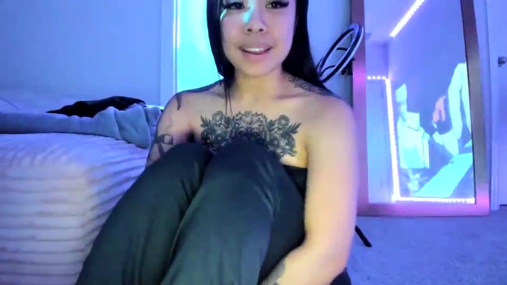 Gallery image thumbnail from dolllface's myfreecams stream on, 05/25/2026, 08:11 image 15 of 20