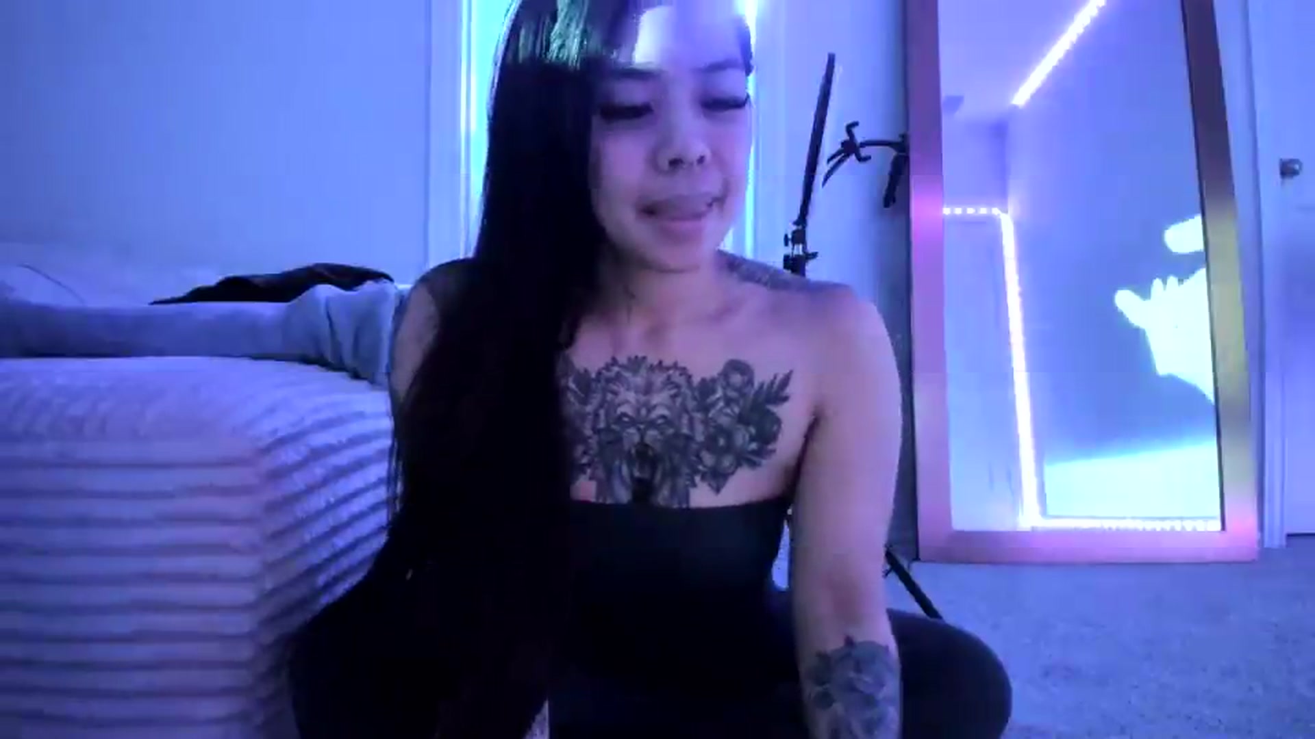 Gallery image thumbnail from dolllface's myfreecams stream on, 05/25/2026, 08:11 image 8 of 20