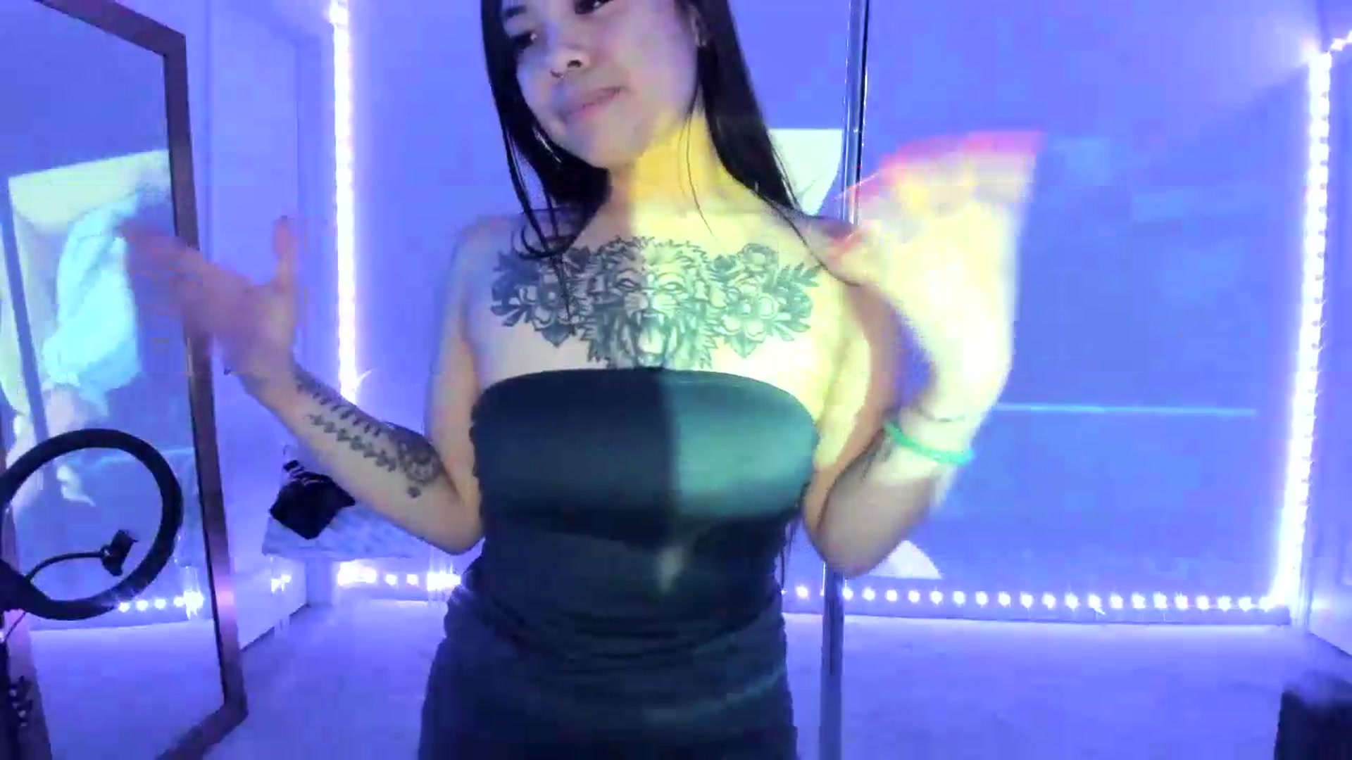 Gallery image thumbnail from dolllface's myfreecams stream on, 05/25/2026, 10:30 image 19 of 20