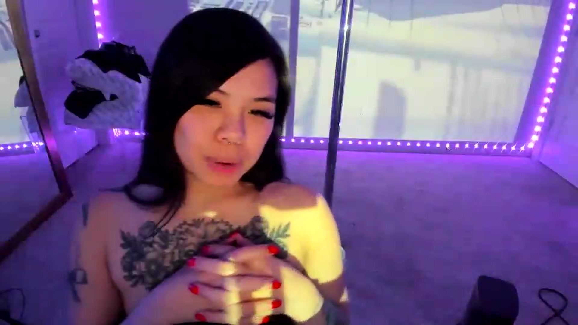 Gallery image thumbnail from dolllface's myfreecams stream on, 05/26/2026, 11:33 image 19 of 20