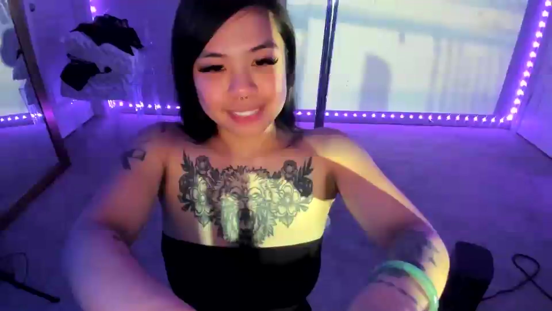 Gallery image thumbnail from dolllface's myfreecams stream on, 05/26/2026, 11:33 image 15 of 20